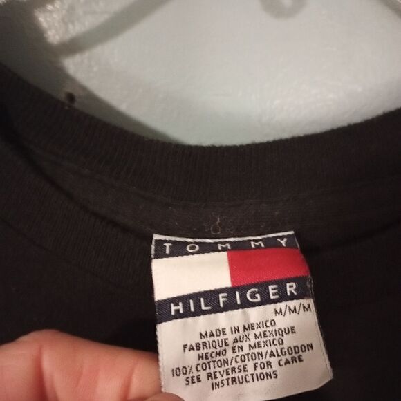 Tommy Hilfiger men's black t-shirt - Picture 5 of 7